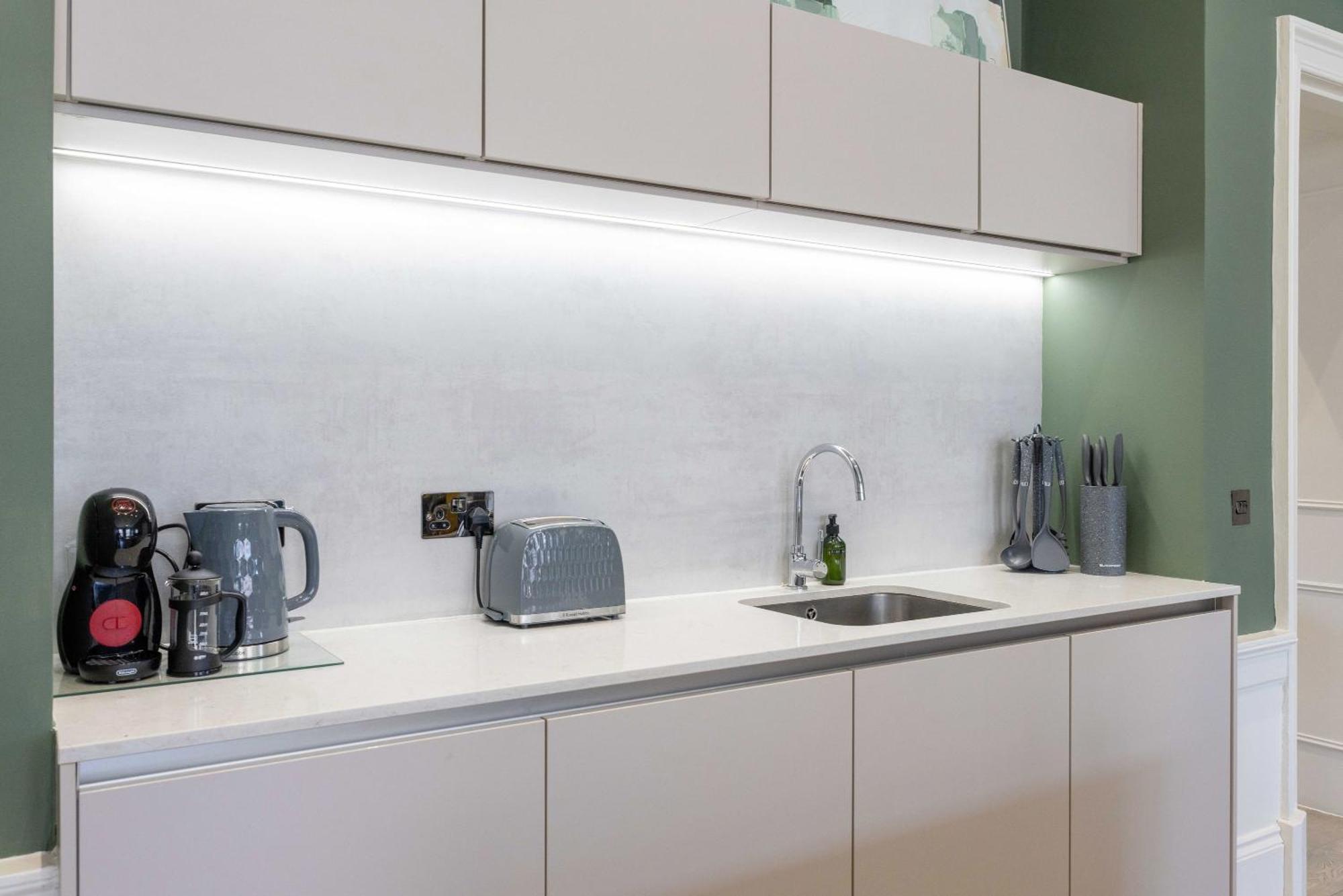 Dragon Suites - Alina Suite - 1 Bed City Centre Luxury Apartment Edimburgo Esterno foto