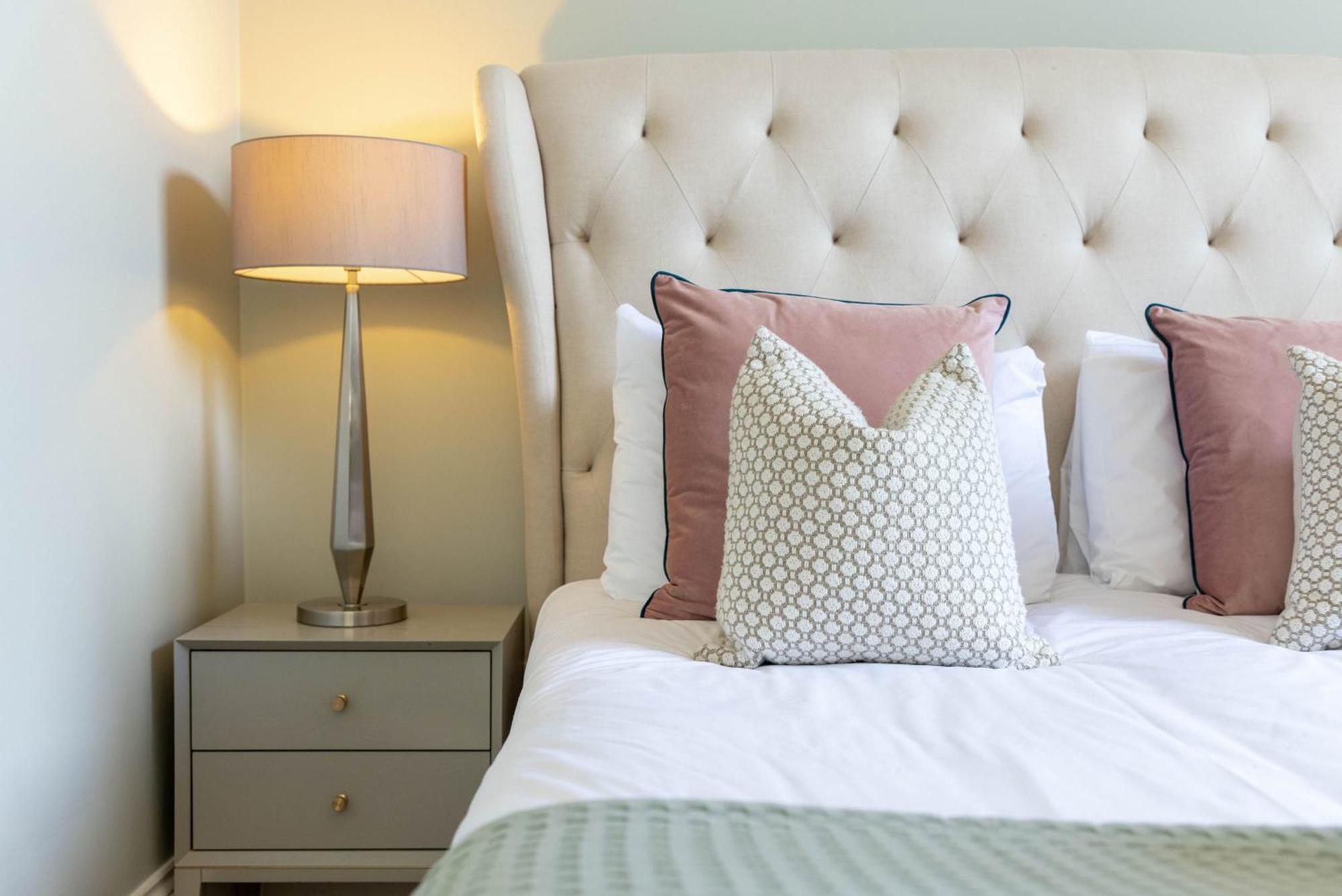 Dragon Suites - Alina Suite - 1 Bed City Centre Luxury Apartment Edimburgo Esterno foto